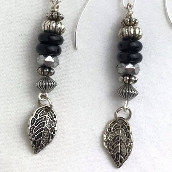 Drop Dangle Leaf Earrings Silver Black - Picture 1 of 2